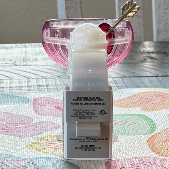 Bath & Body Works Valentine's Day Drink Wallflowers Fragrance Plug - Picture 3 of 7